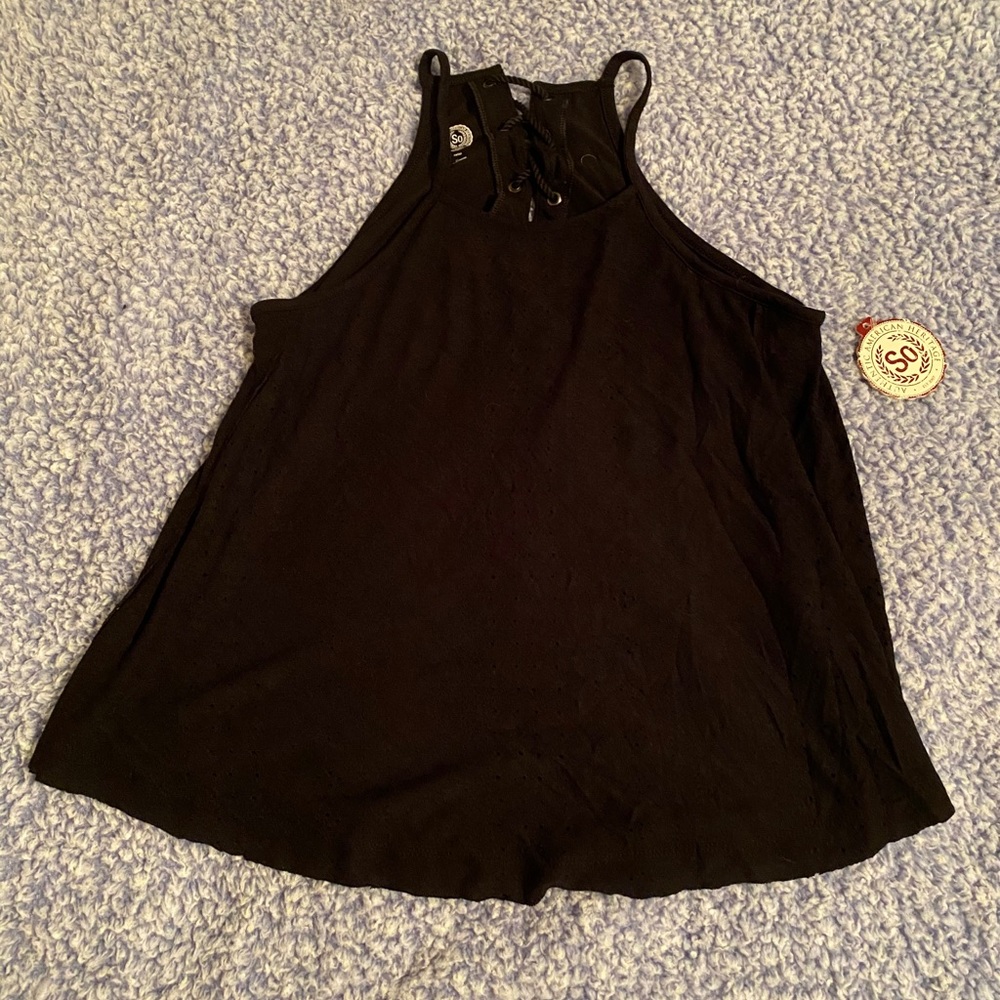 Black tank top 🦋
